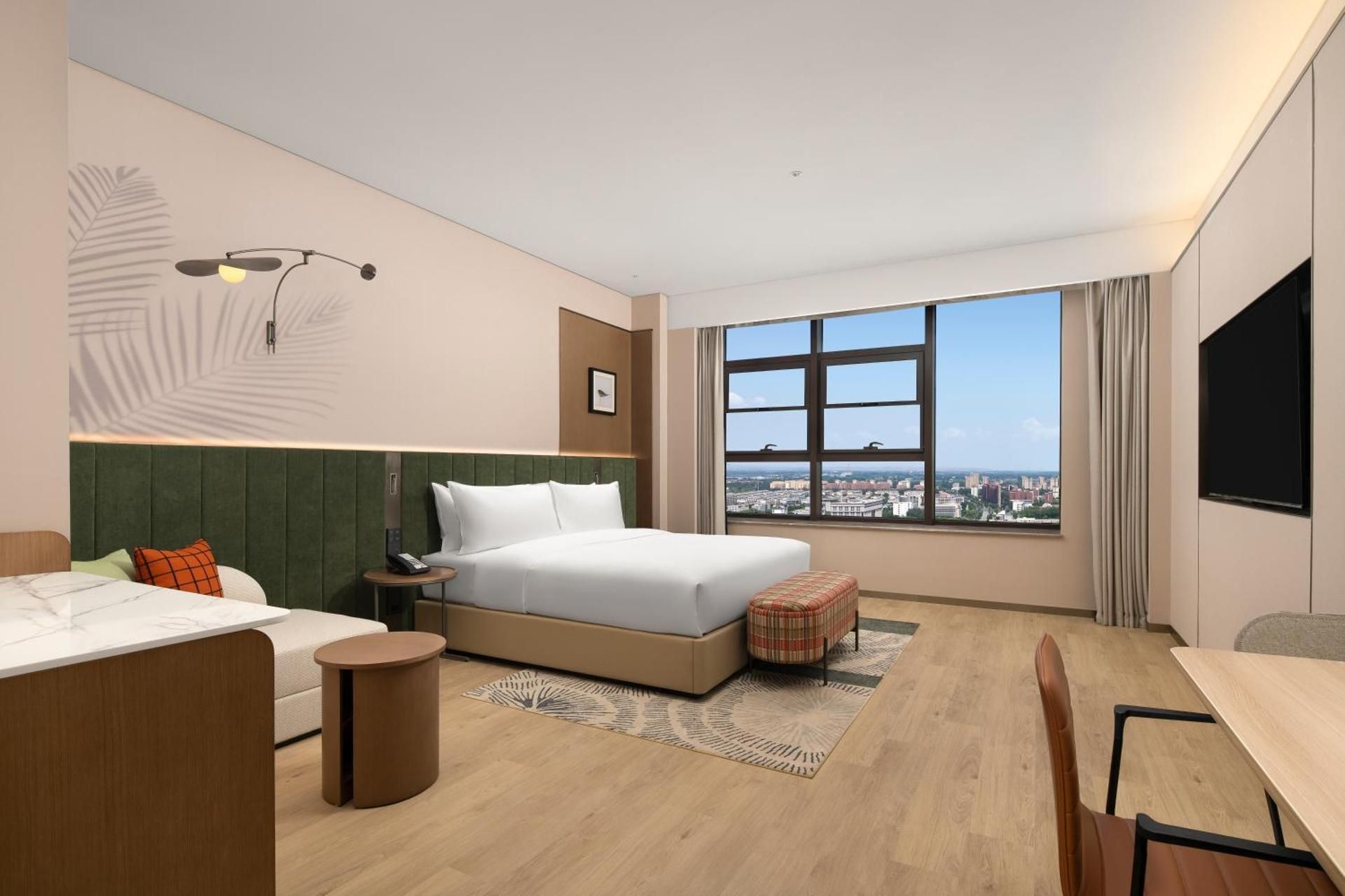 King Guest Room lake View