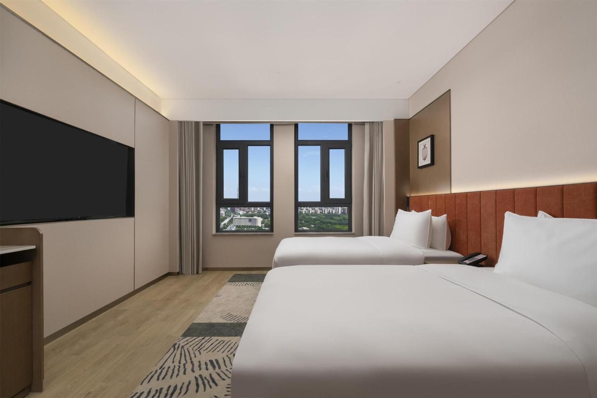 Twin Guest Room Lake View