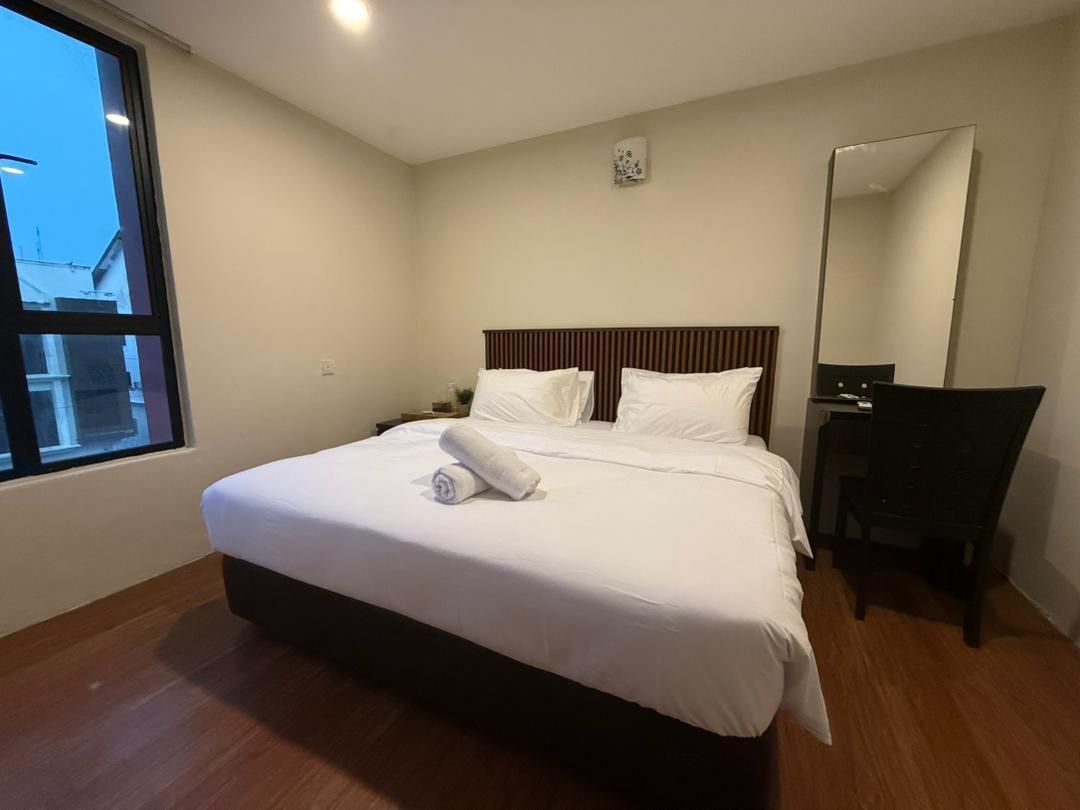 Deluxe Queen Room