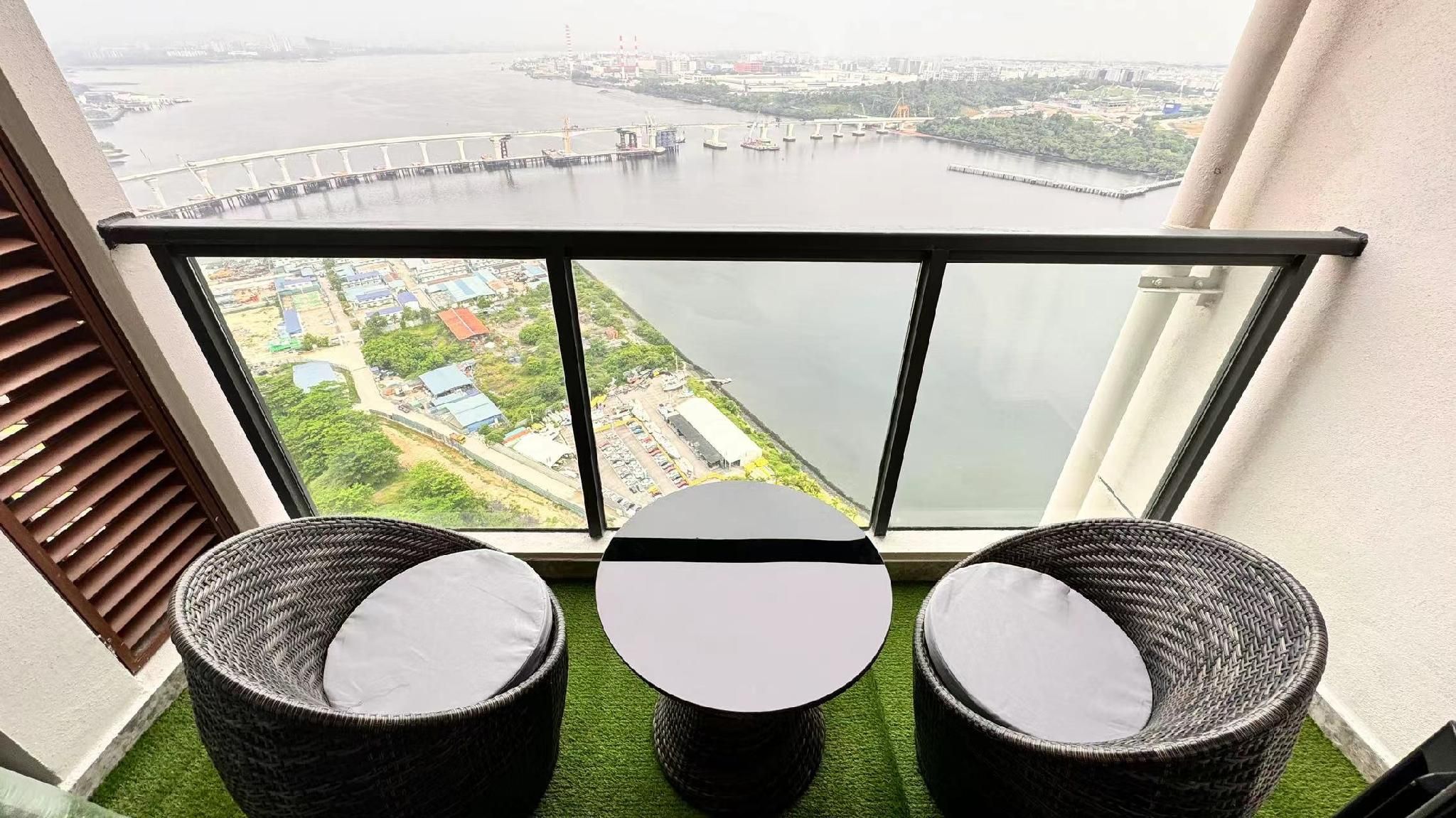 3-Bedroom Ocean View Apartment