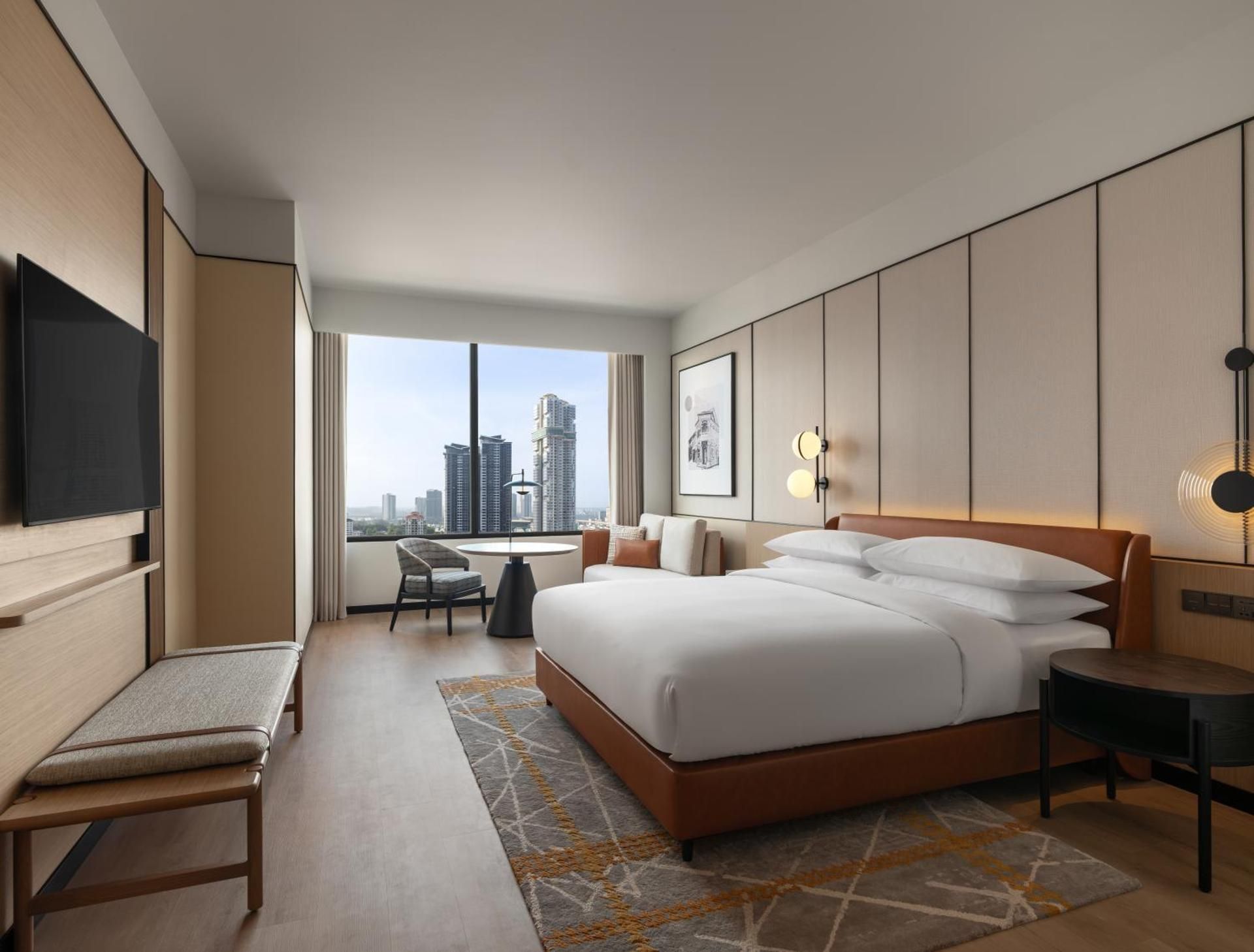 Club King Room with Club Lounge Access and Skyline View