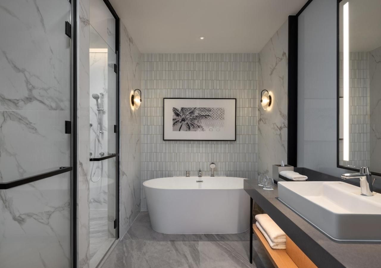 Premier Twin Room with Two Twin Beds and Club Lounge Access