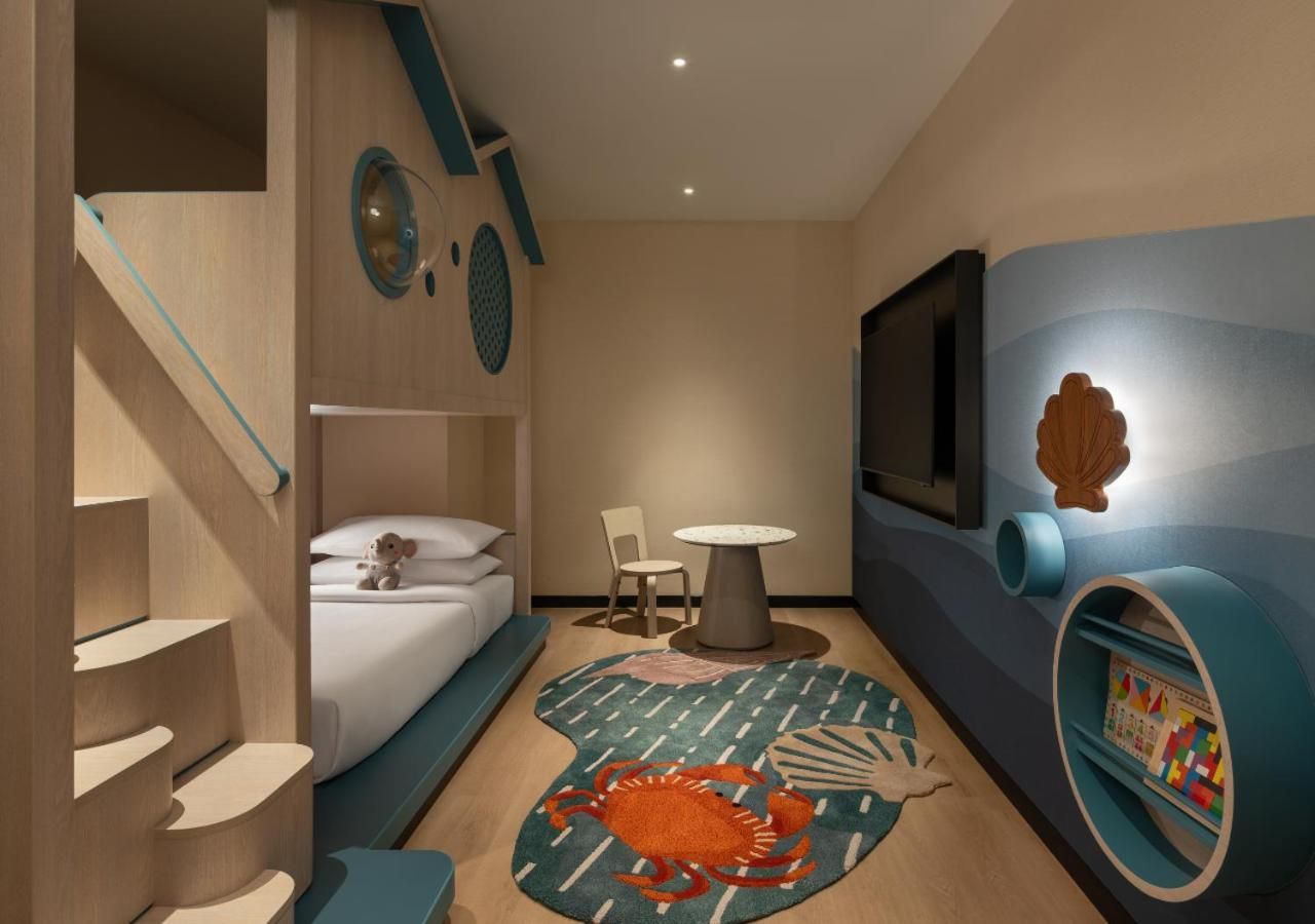 Deluxe Family Room
