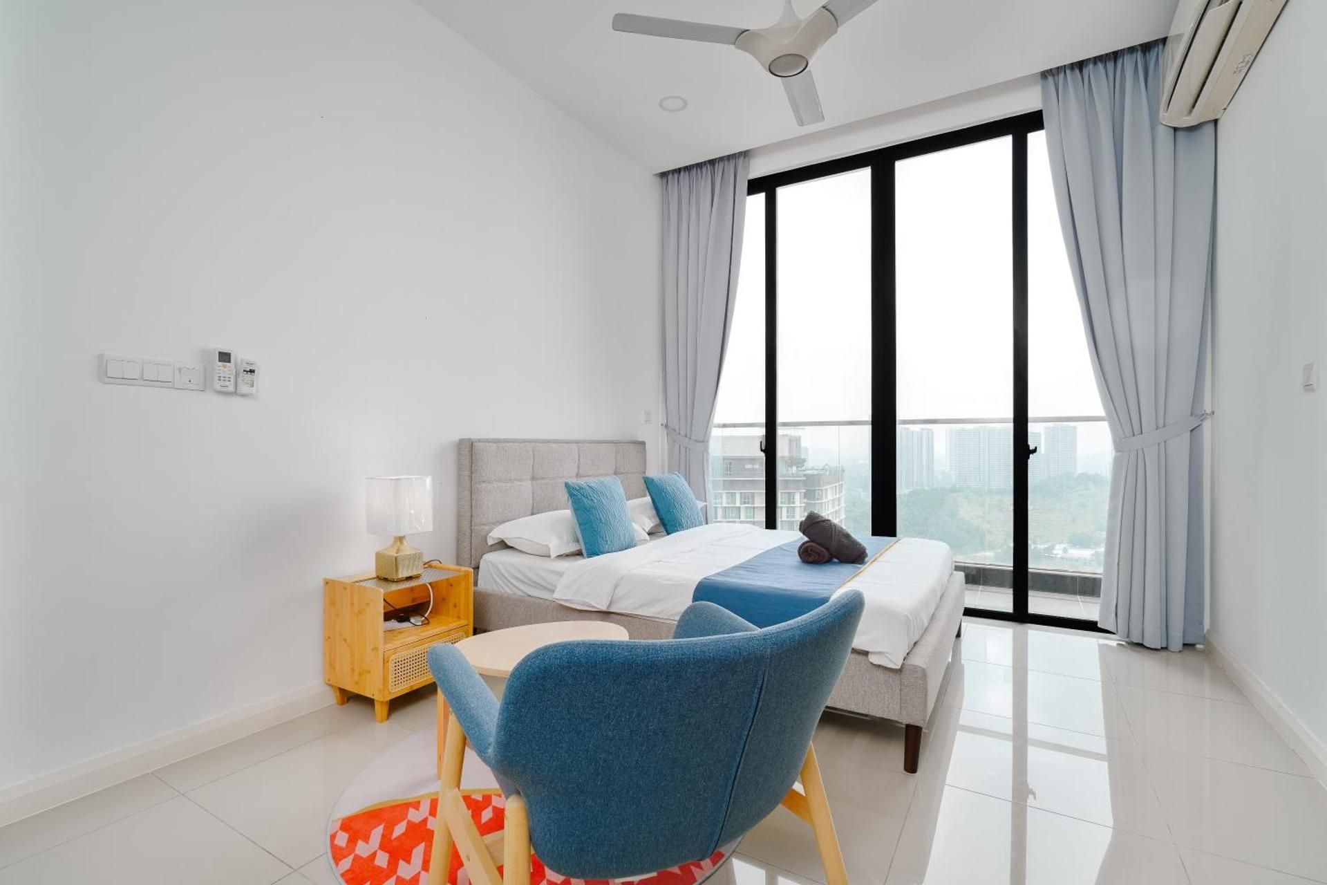 Three-Bedroom Premium Apartment with Resort View