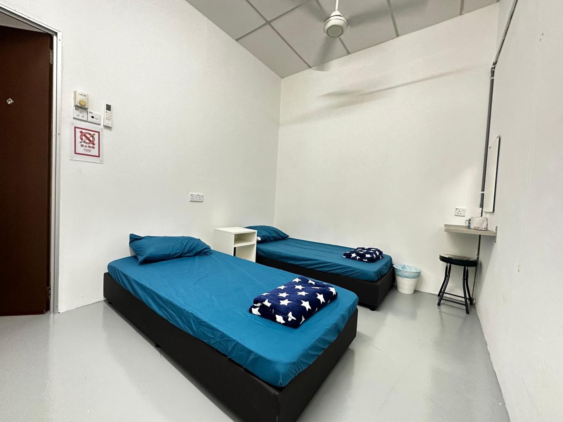 Twin Room with Shared Toilet