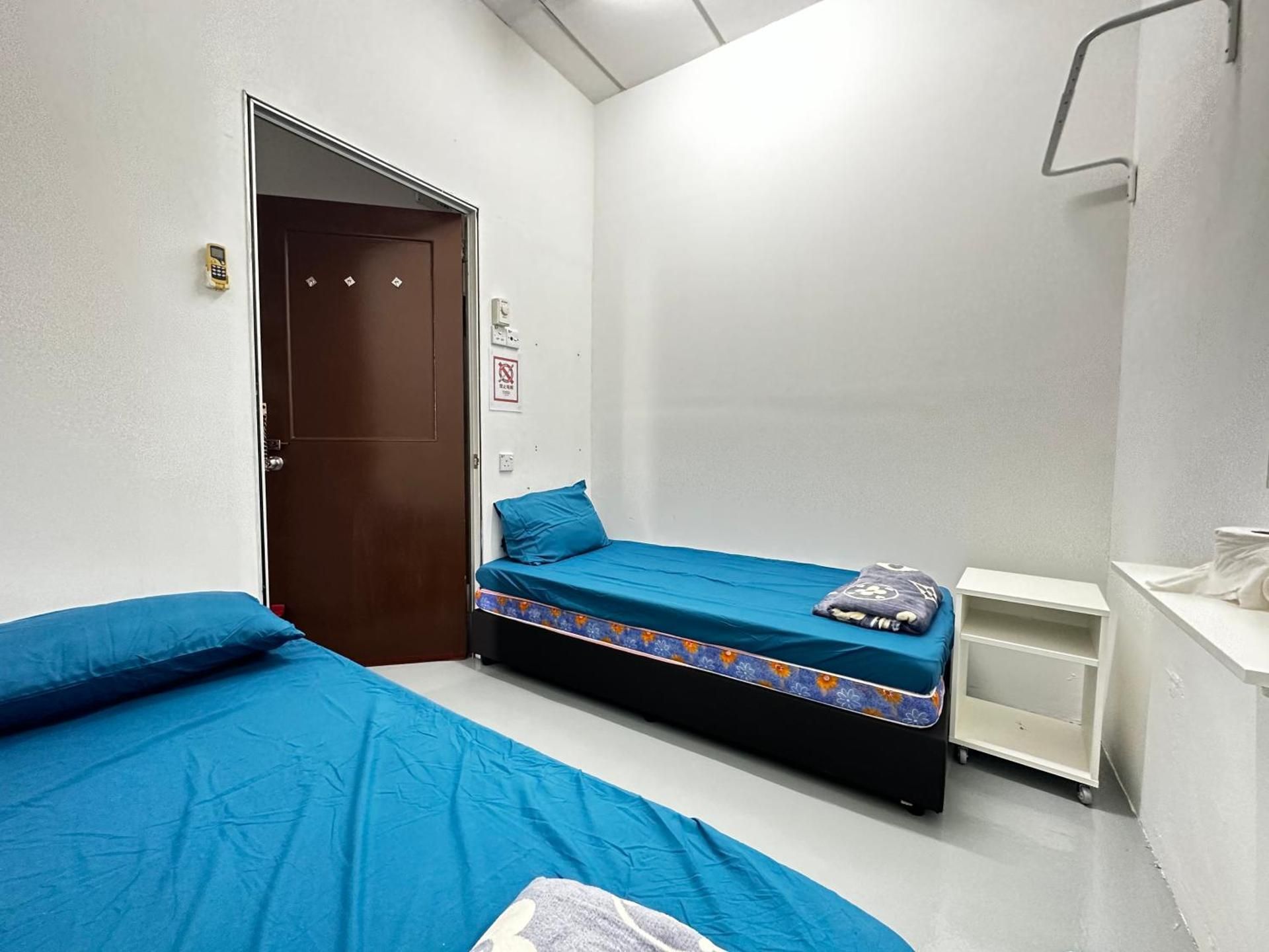 Standard Single Room with Shared Bathroom
