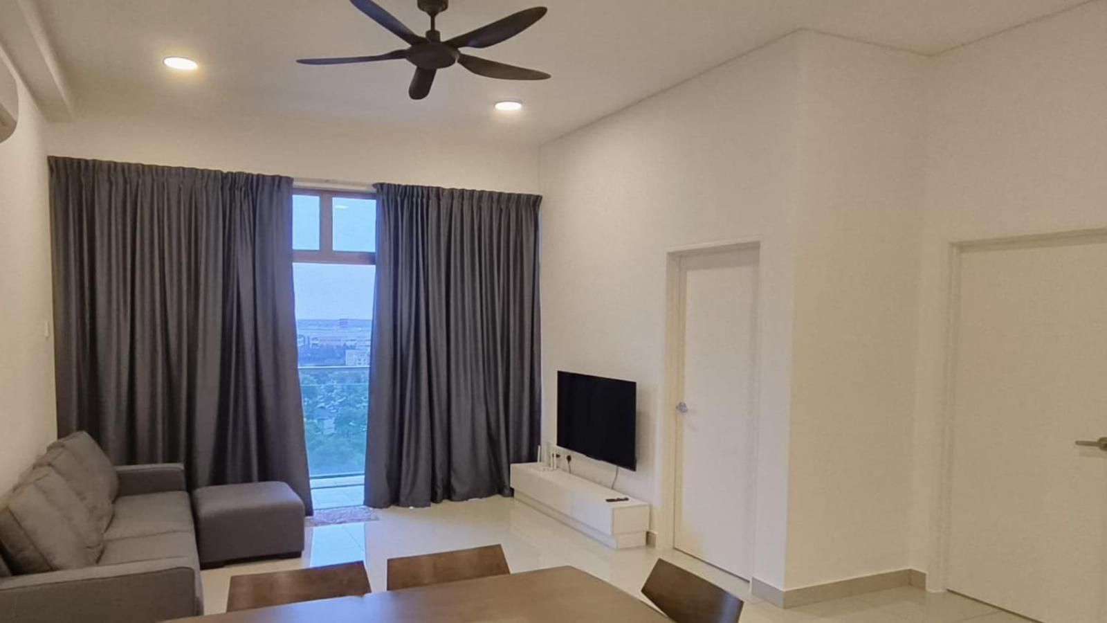 Three-Bedroom Apartment with Balcony