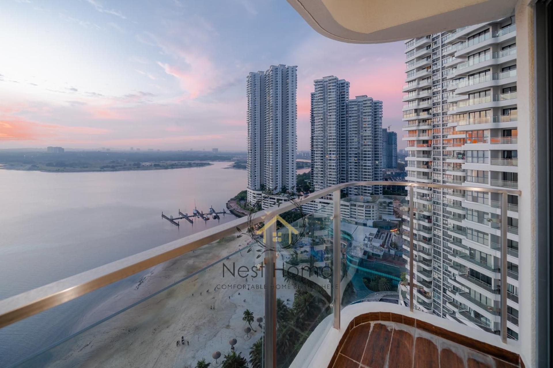 Three Bedrooms Sea View Suite