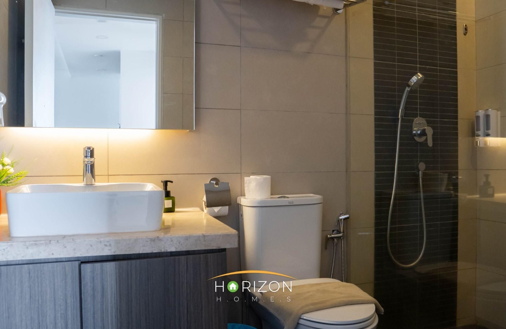 One Bedroom Apartment - 5 Adult