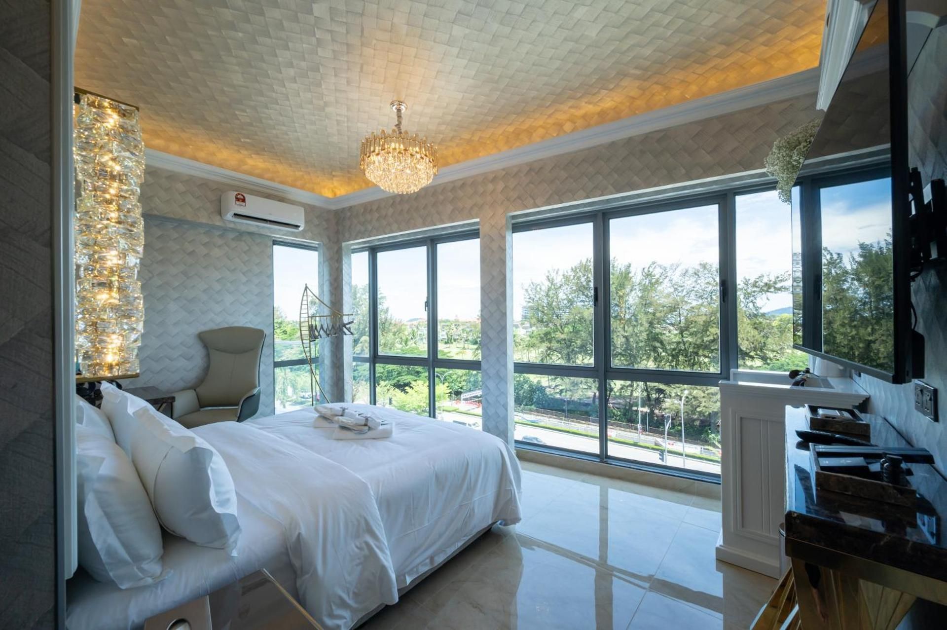 Deluxe King Room