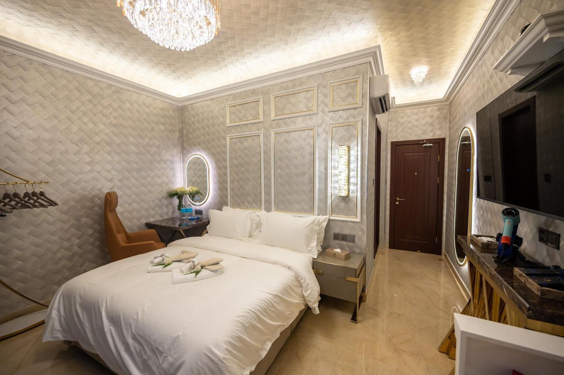 Superior King Room