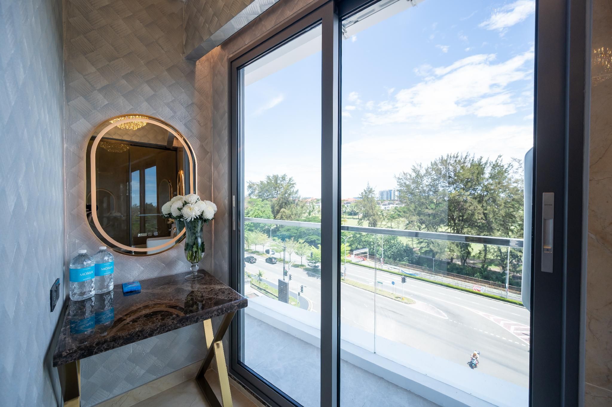Deluxe Balcony