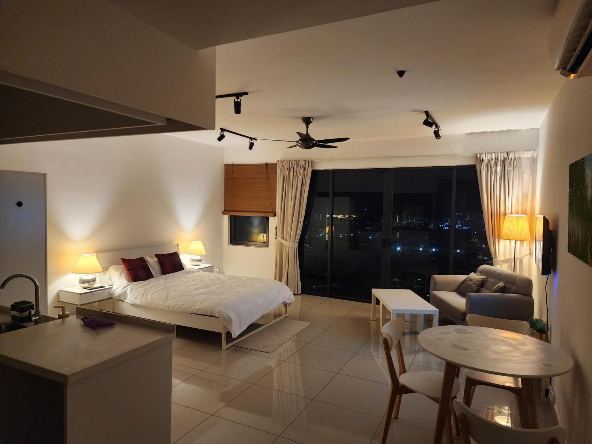 One-Bedroom Apartment