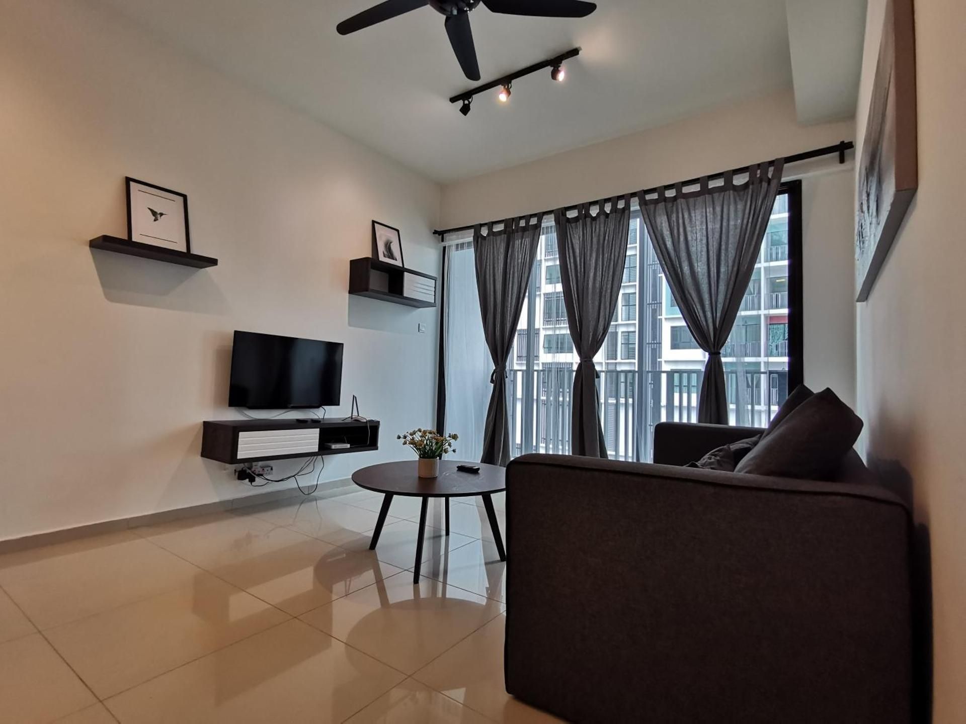 DELUXE APARTMENT