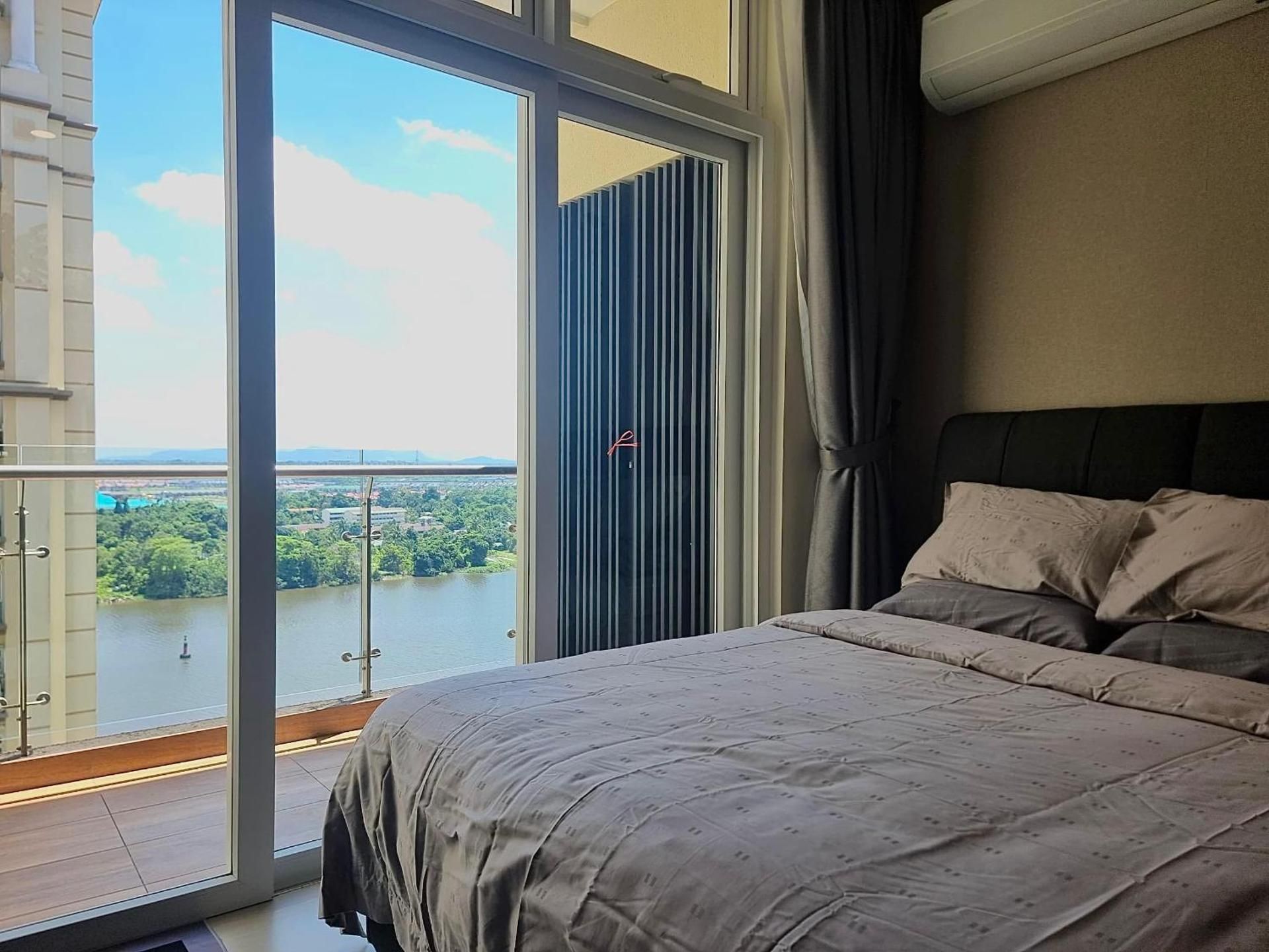 Apartment with View and Balcony