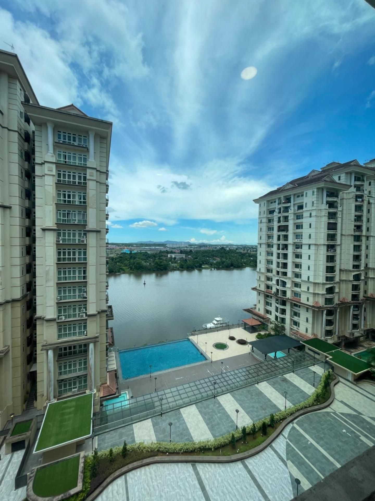Apartment with Pool View 