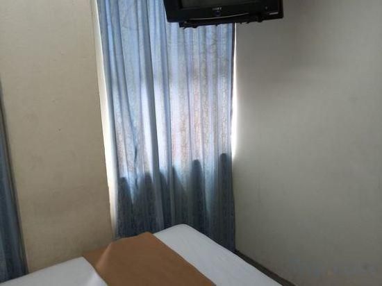 Single Room with Private Bathroom