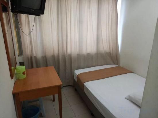 Single Room with Private Bathroom