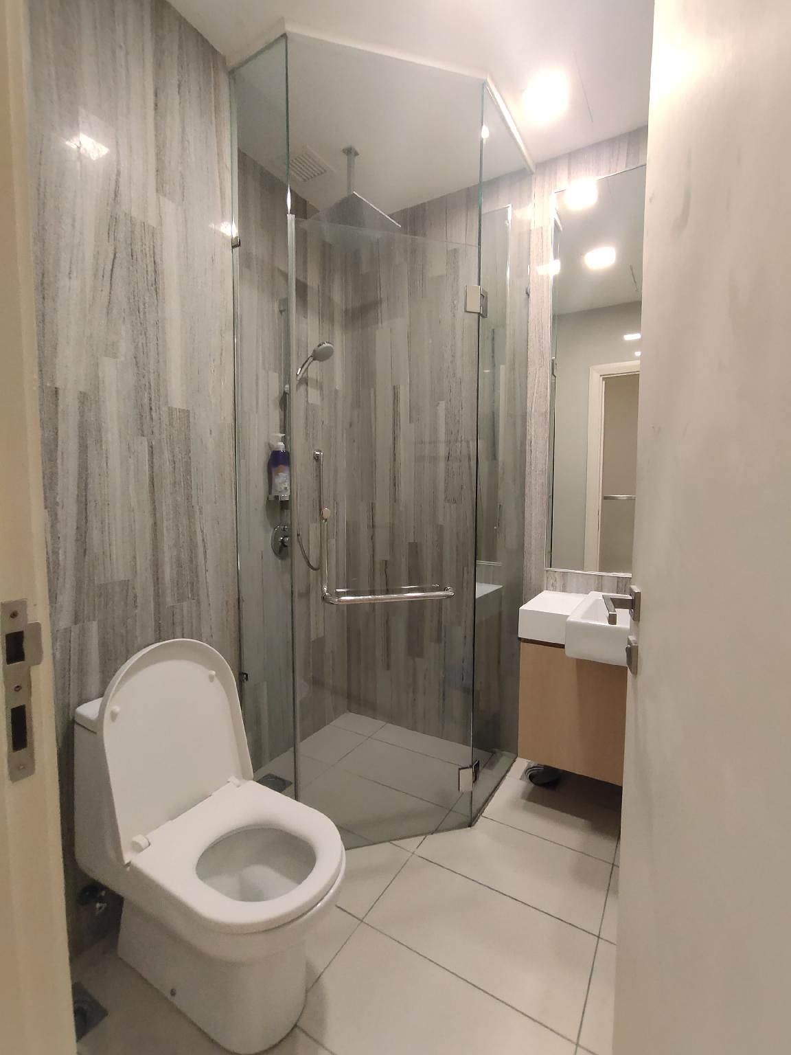 2 Bedroom - 2 Bath Suite
