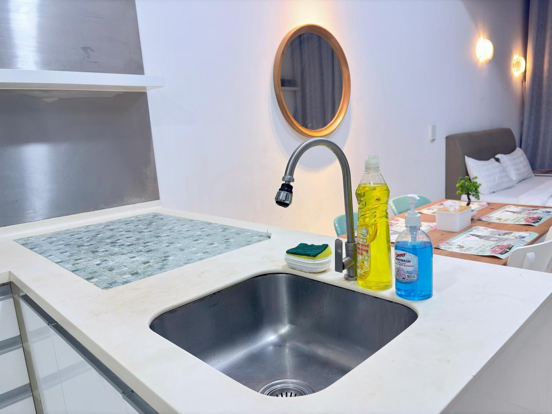 DELUXE APARTMENT