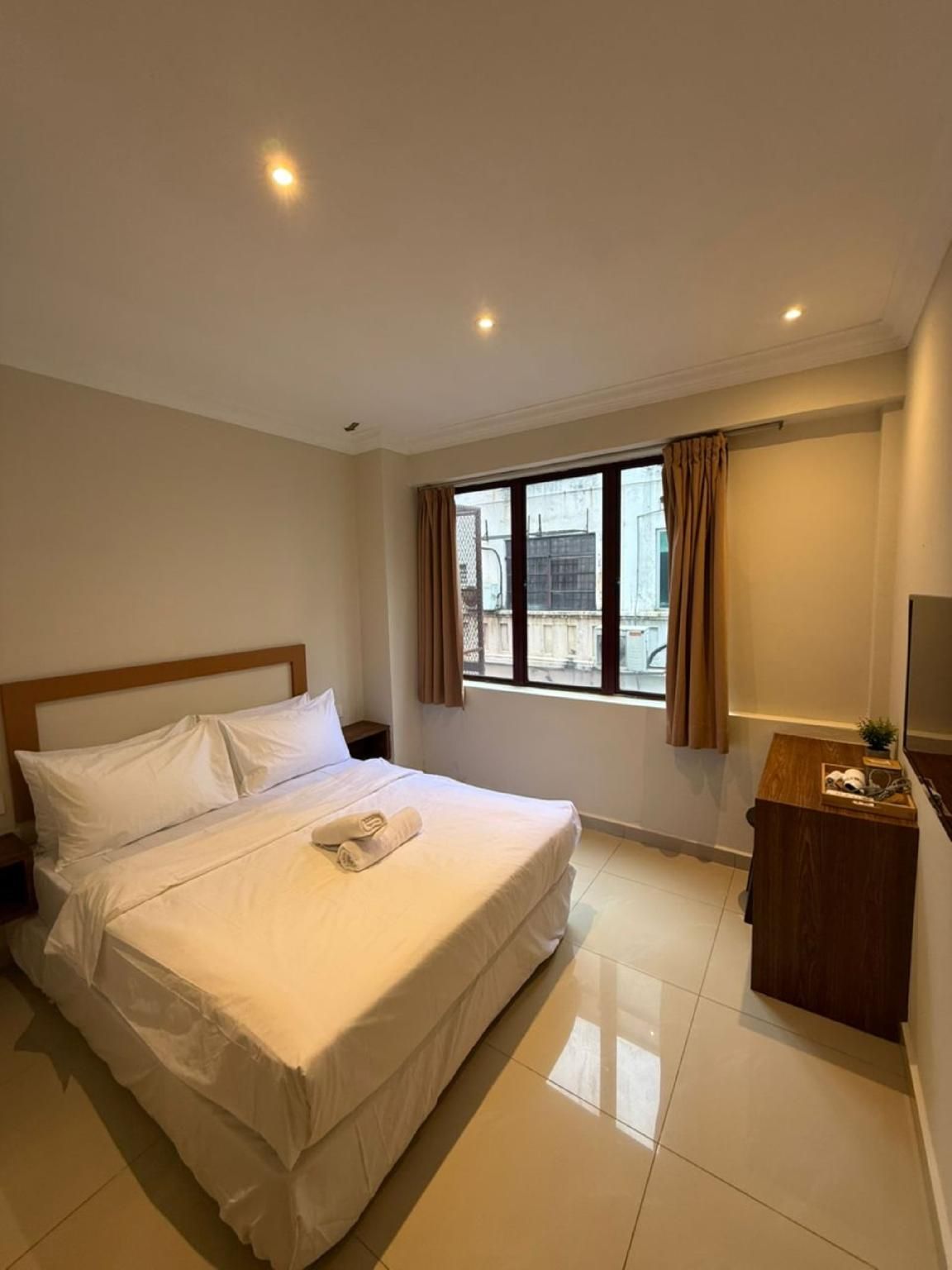 Deluxe Queen Room