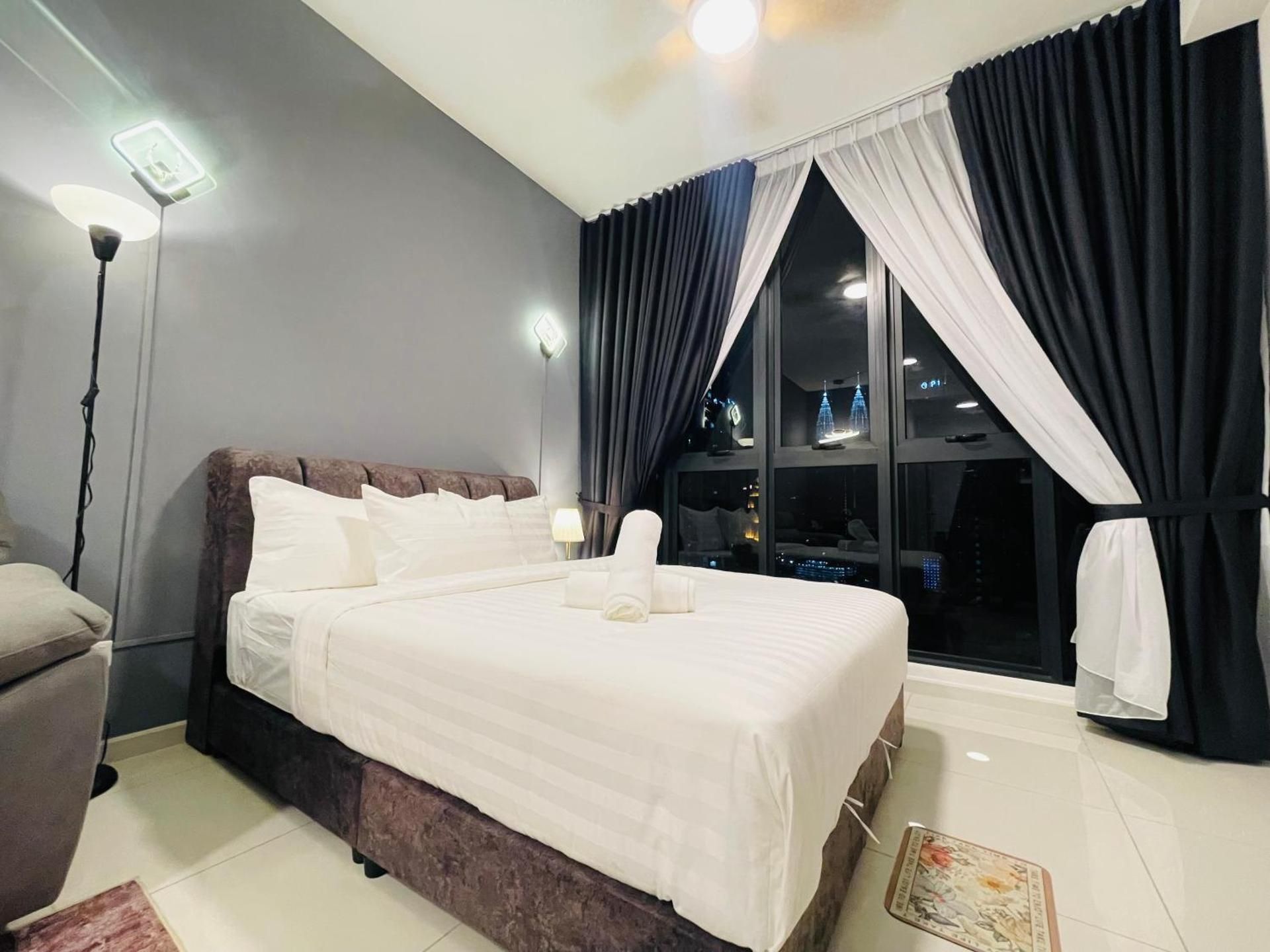 Deluxe Studio