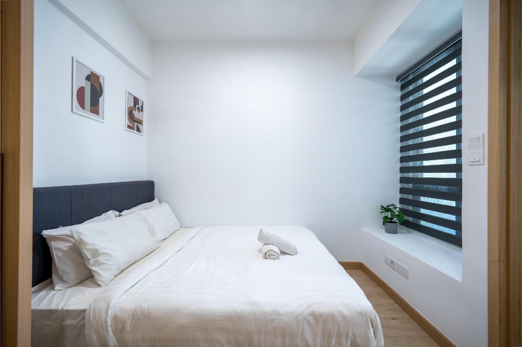 Deluxe Studio Suite with Queen Bed