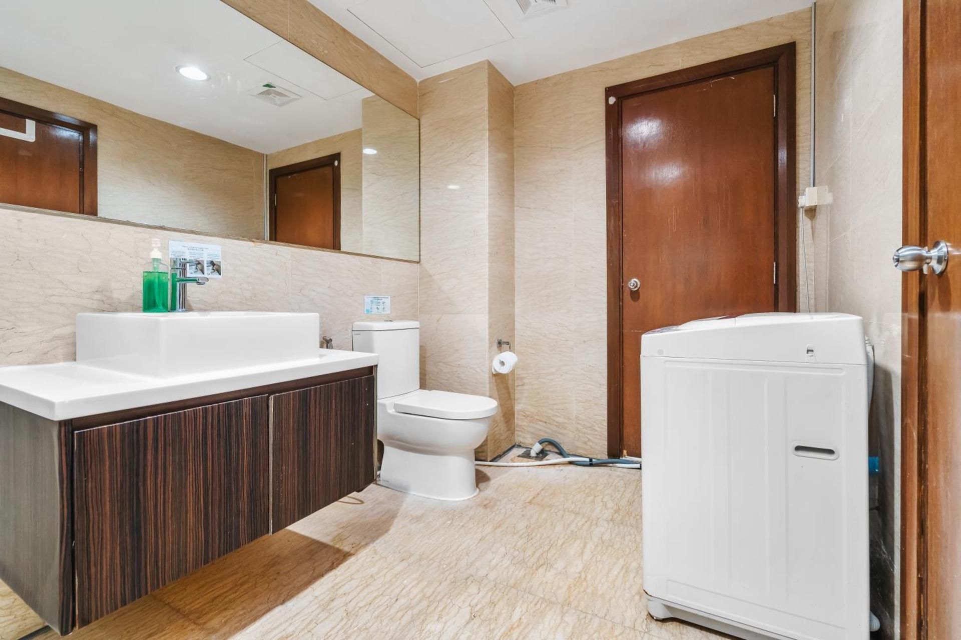 One-Bedroom Deluxe Apartment