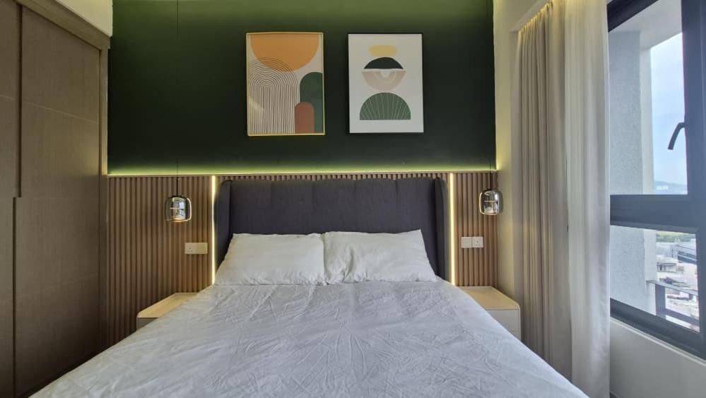 Deluxe Queen Suite