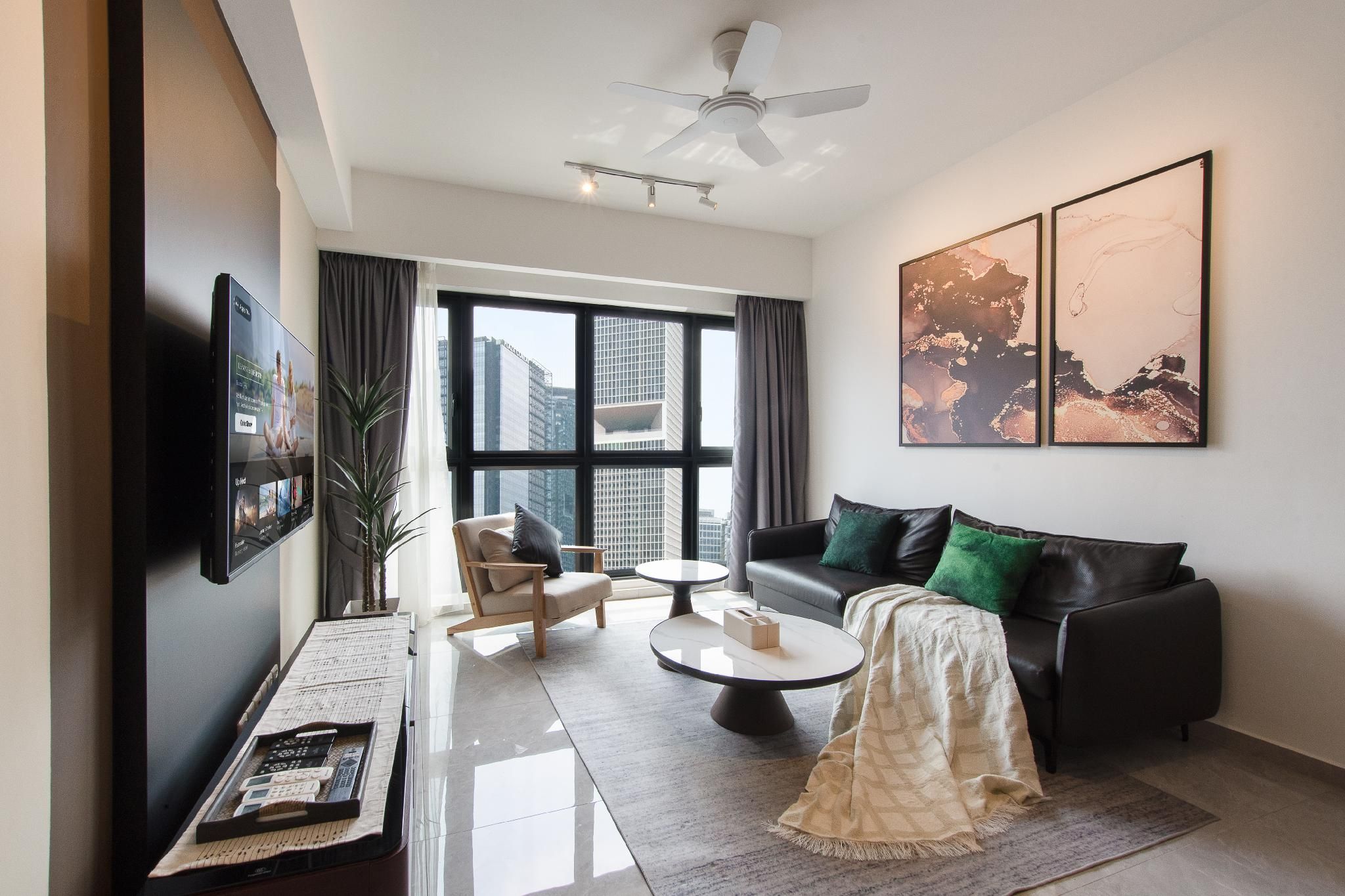 2 Bedroom - 2 Bath Suite