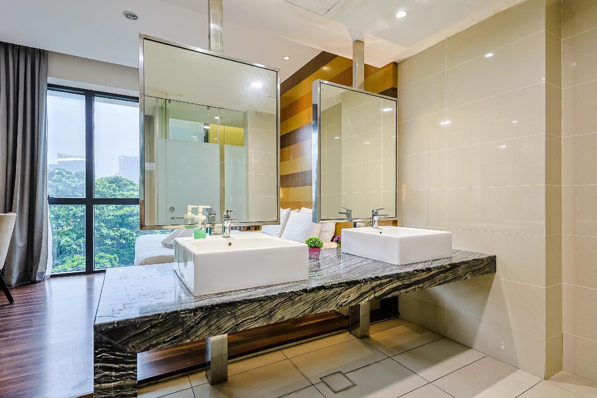 Superior King Room