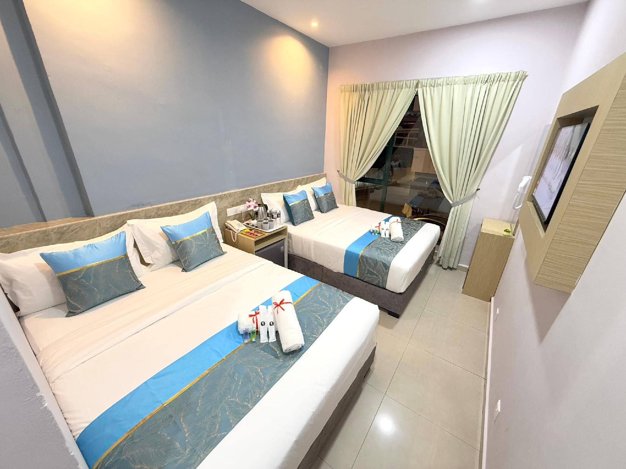 Deluxe Family Room