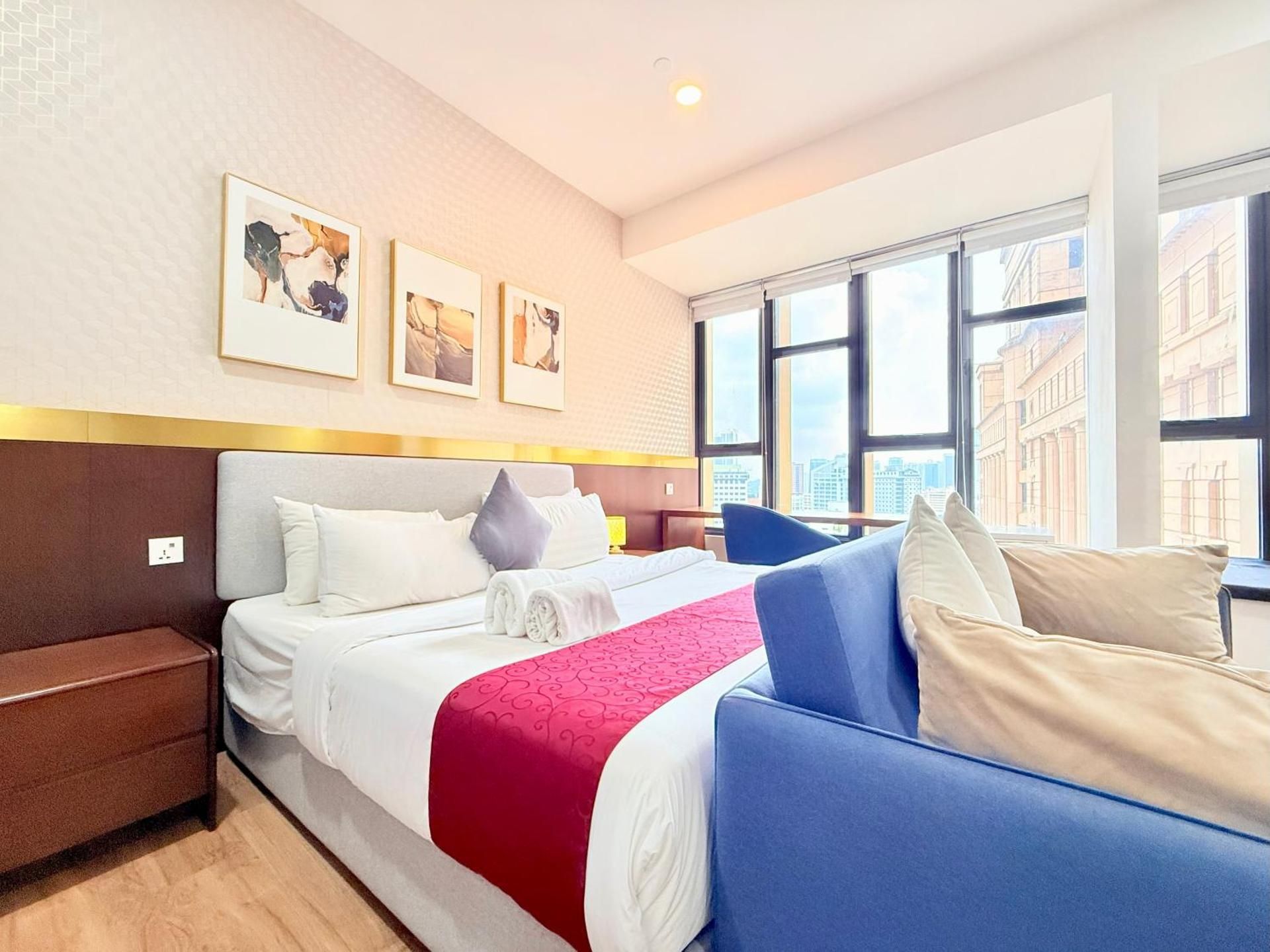 Superior King Suite