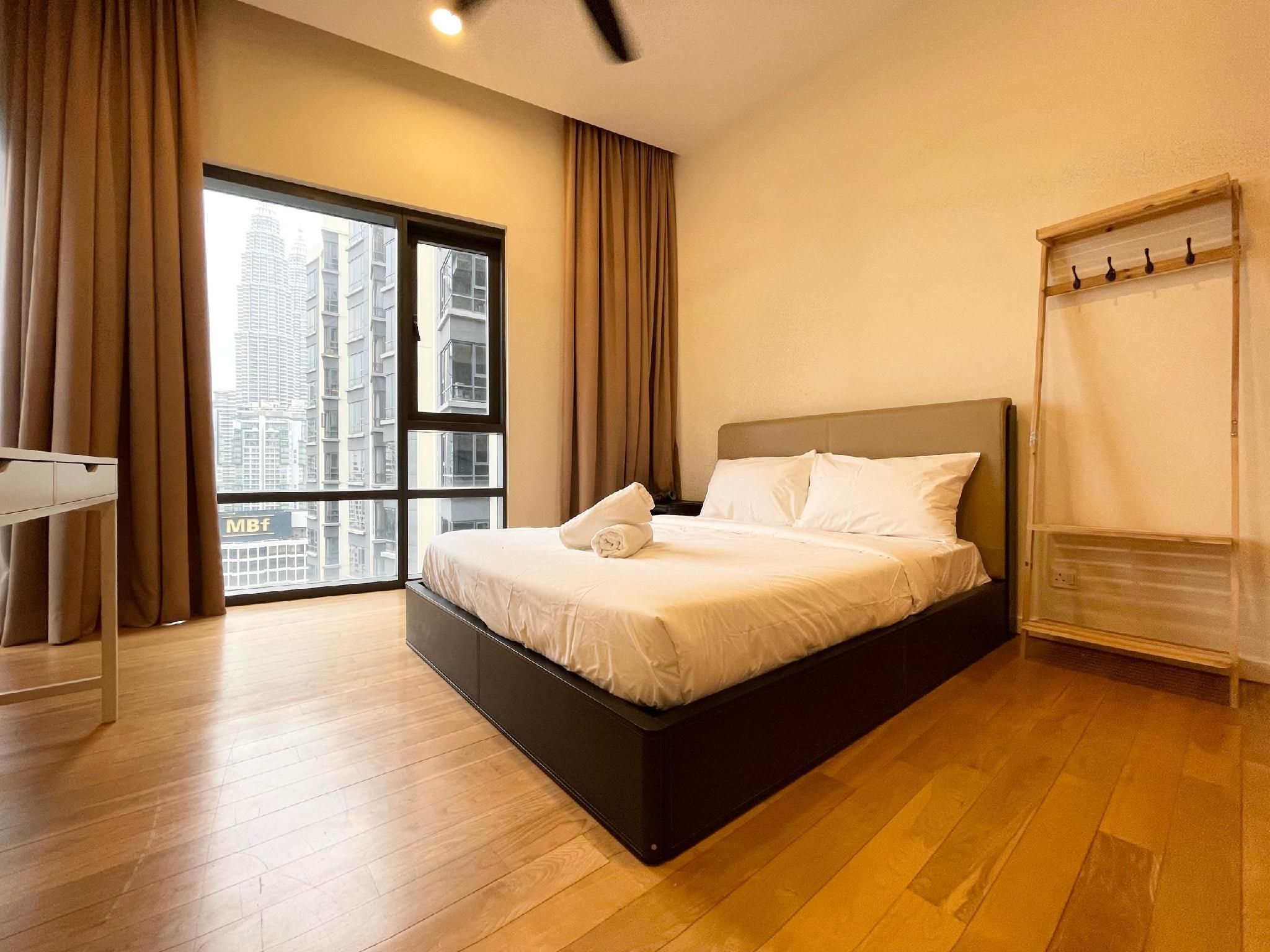 City Balcony Suite