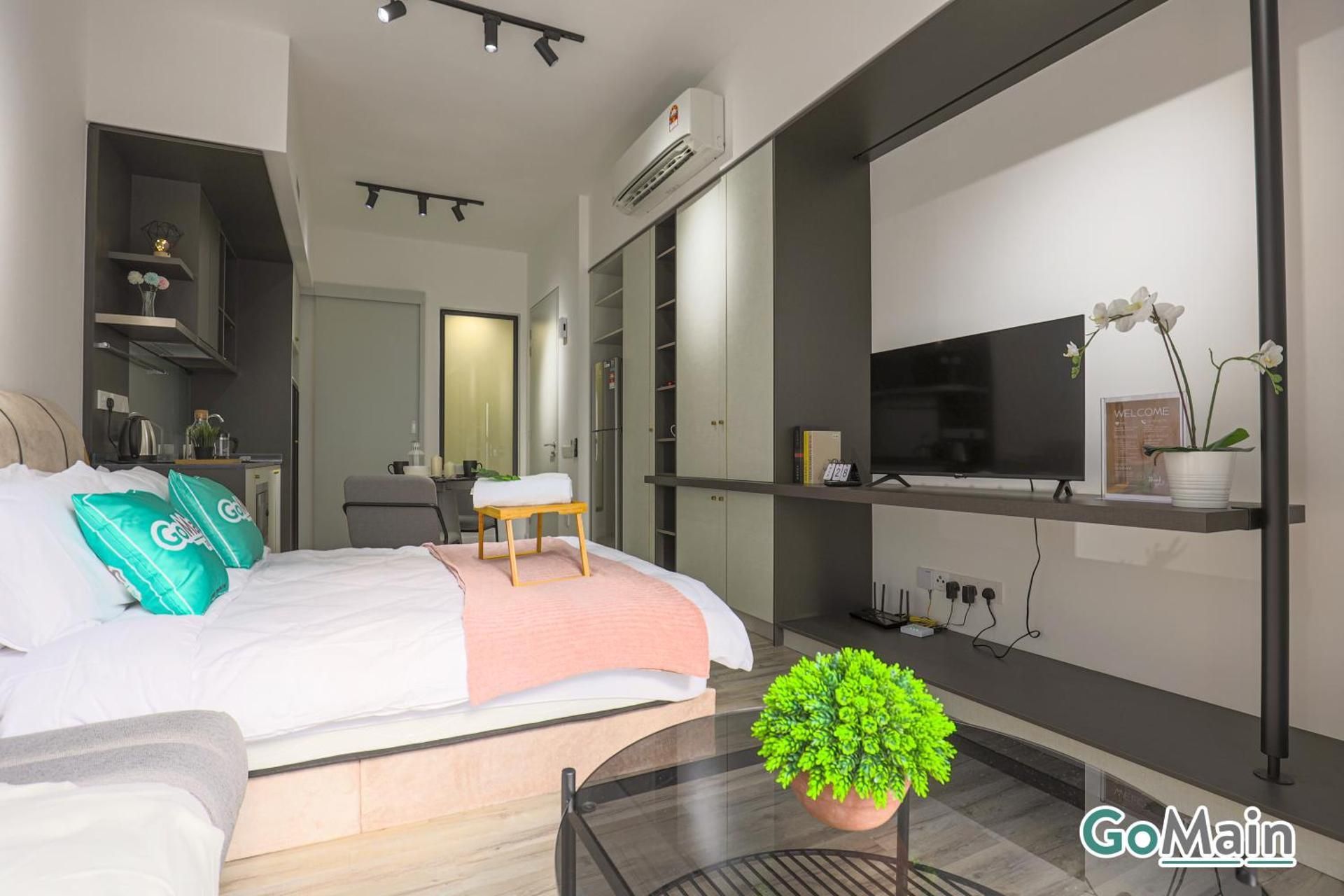 Suite with Pool View