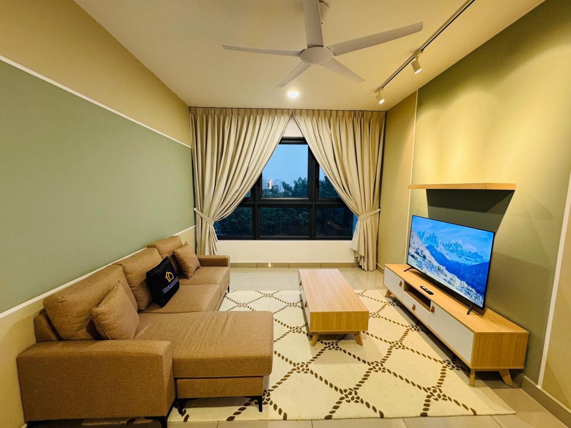 Four-Bedroom Luxury Apartment
