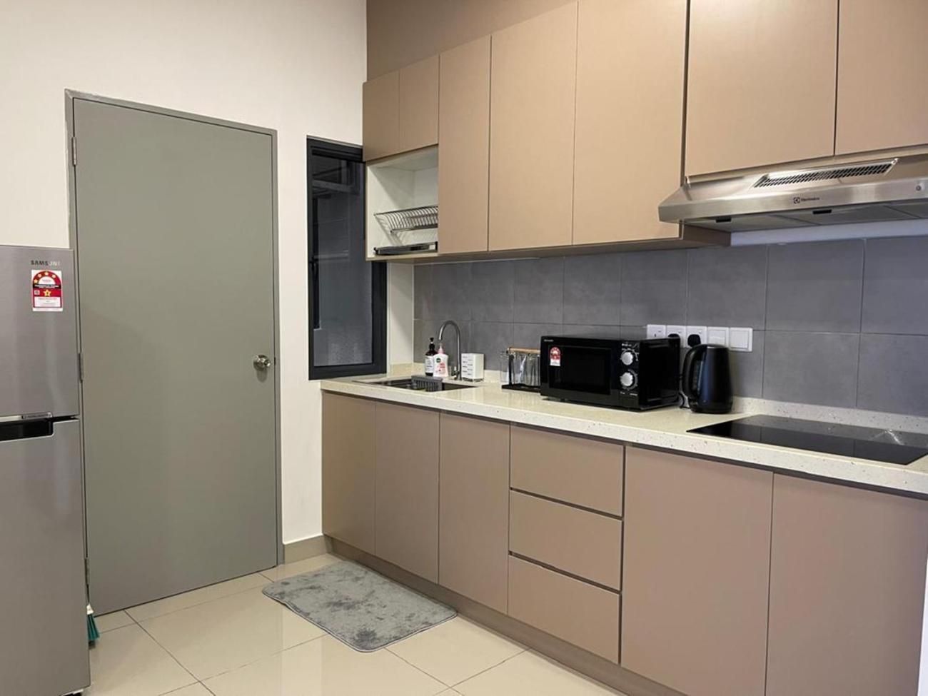 Four-Bedroom Deluxe Apartment