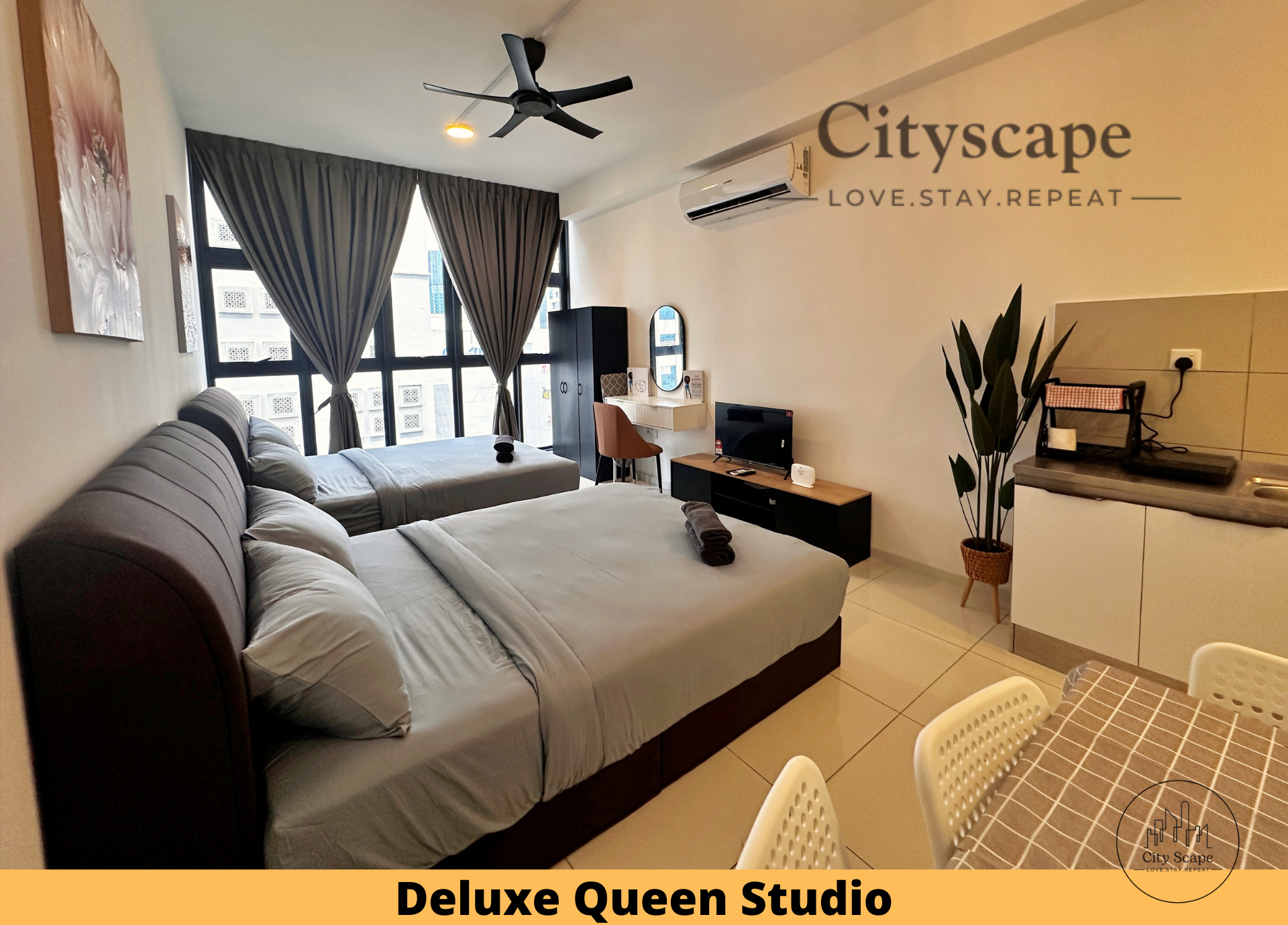 Deluxe Queen Studio