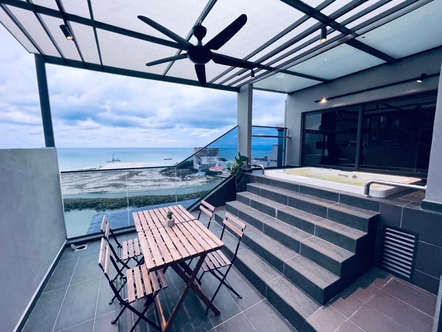 Two-Bedroom Apartment with Terrace and Sea View