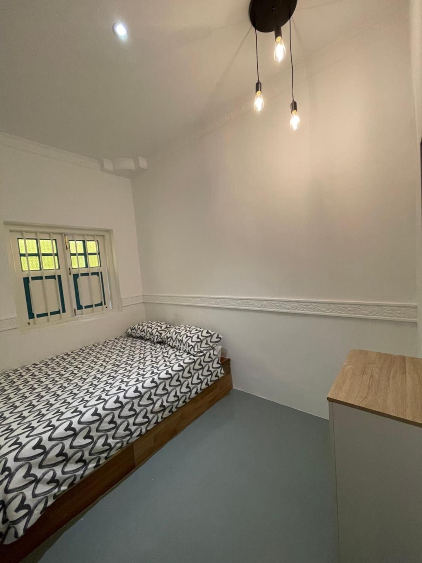 Queen Room with Private External Bathroom