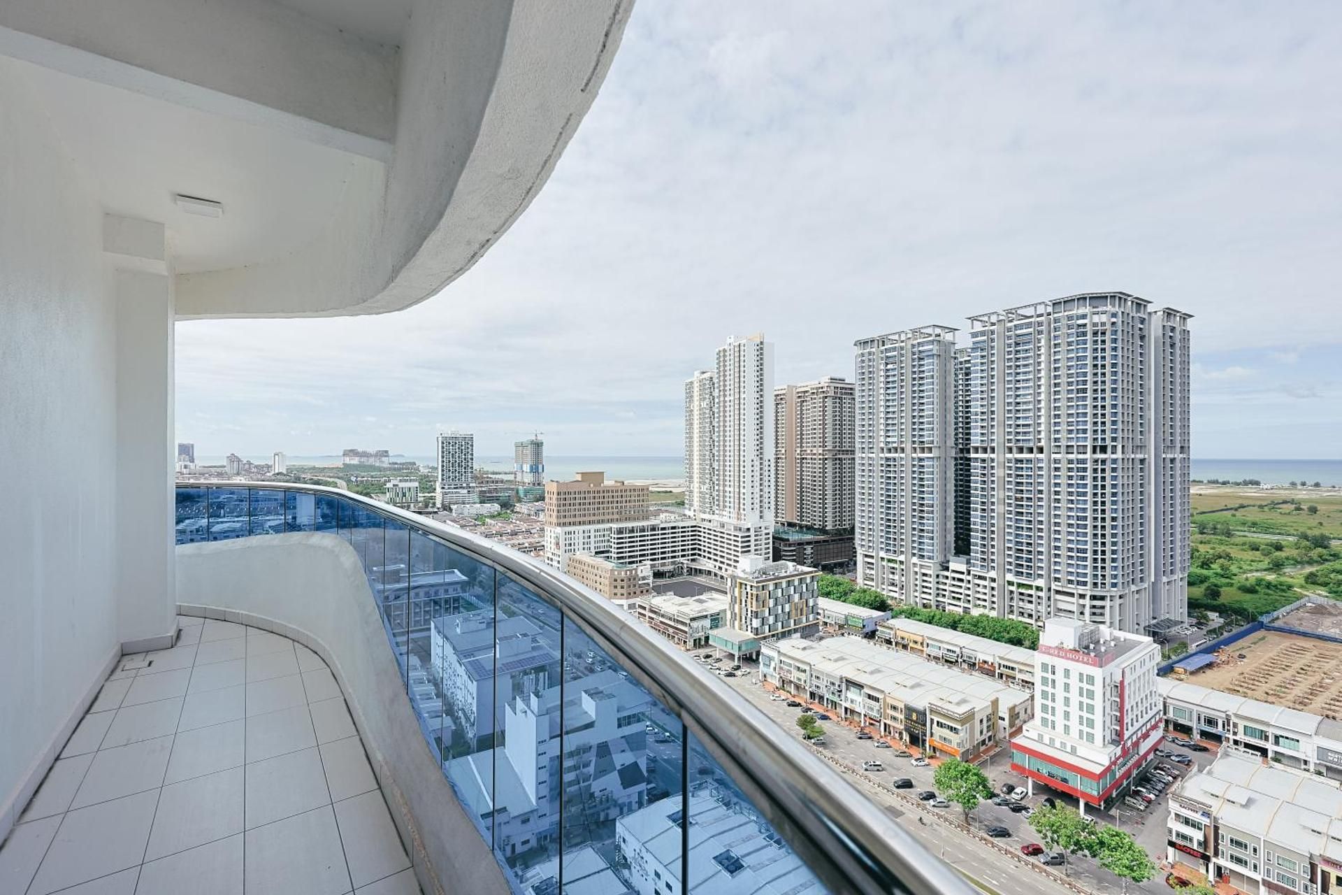 Two-Bedroom Apartment with Balcony and Sea View