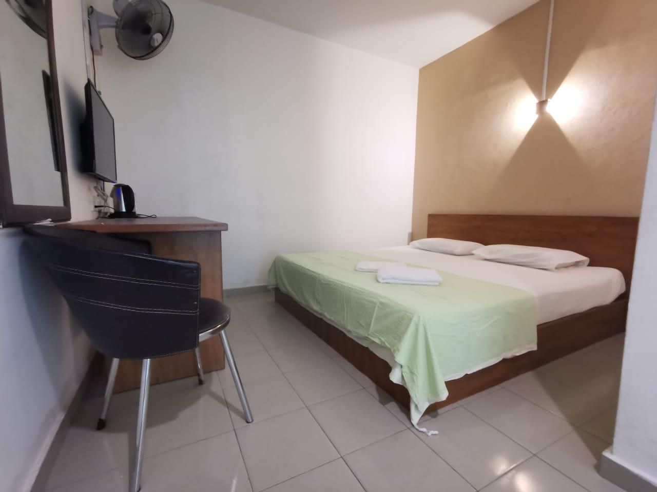 Rumah Tumpangan Abby Standard King 2