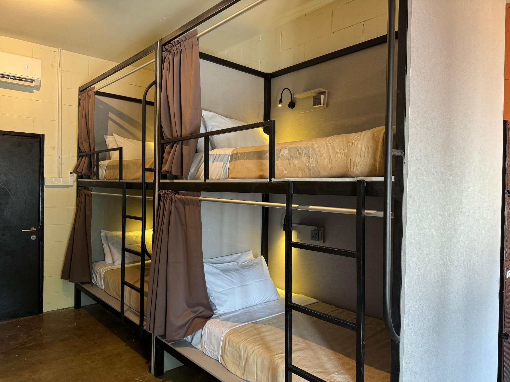 8 Bed Mixed Community Dorm