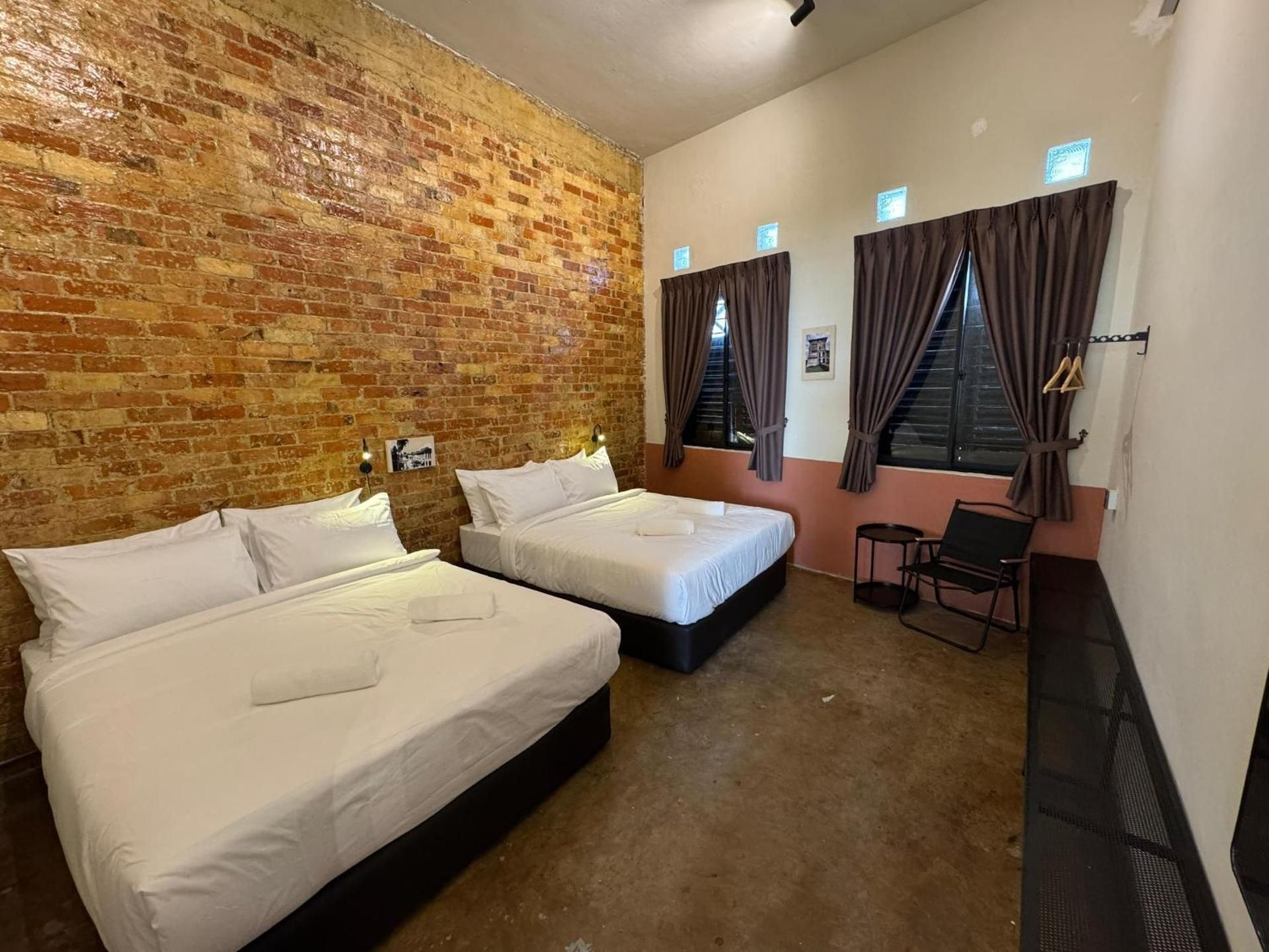 Quadruple Room with Shared Bathroom