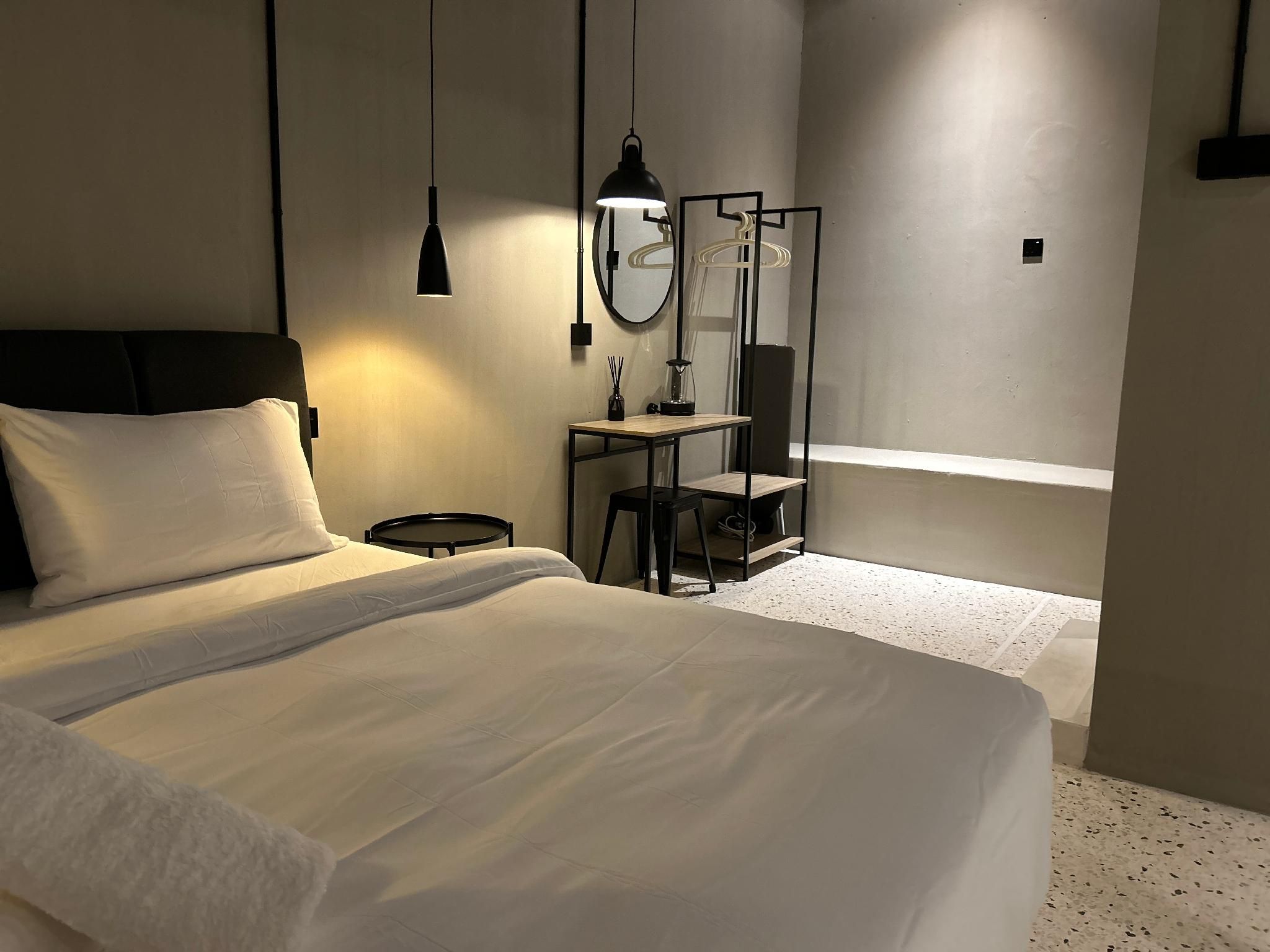 Queen Bed