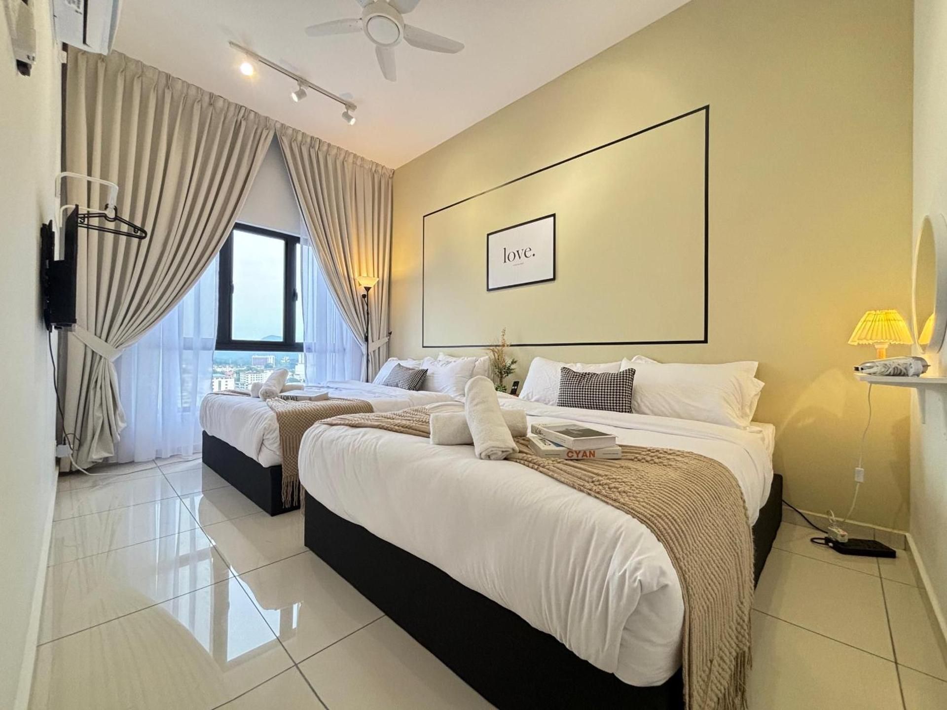 Three-Bedroom Deluxe Apartment