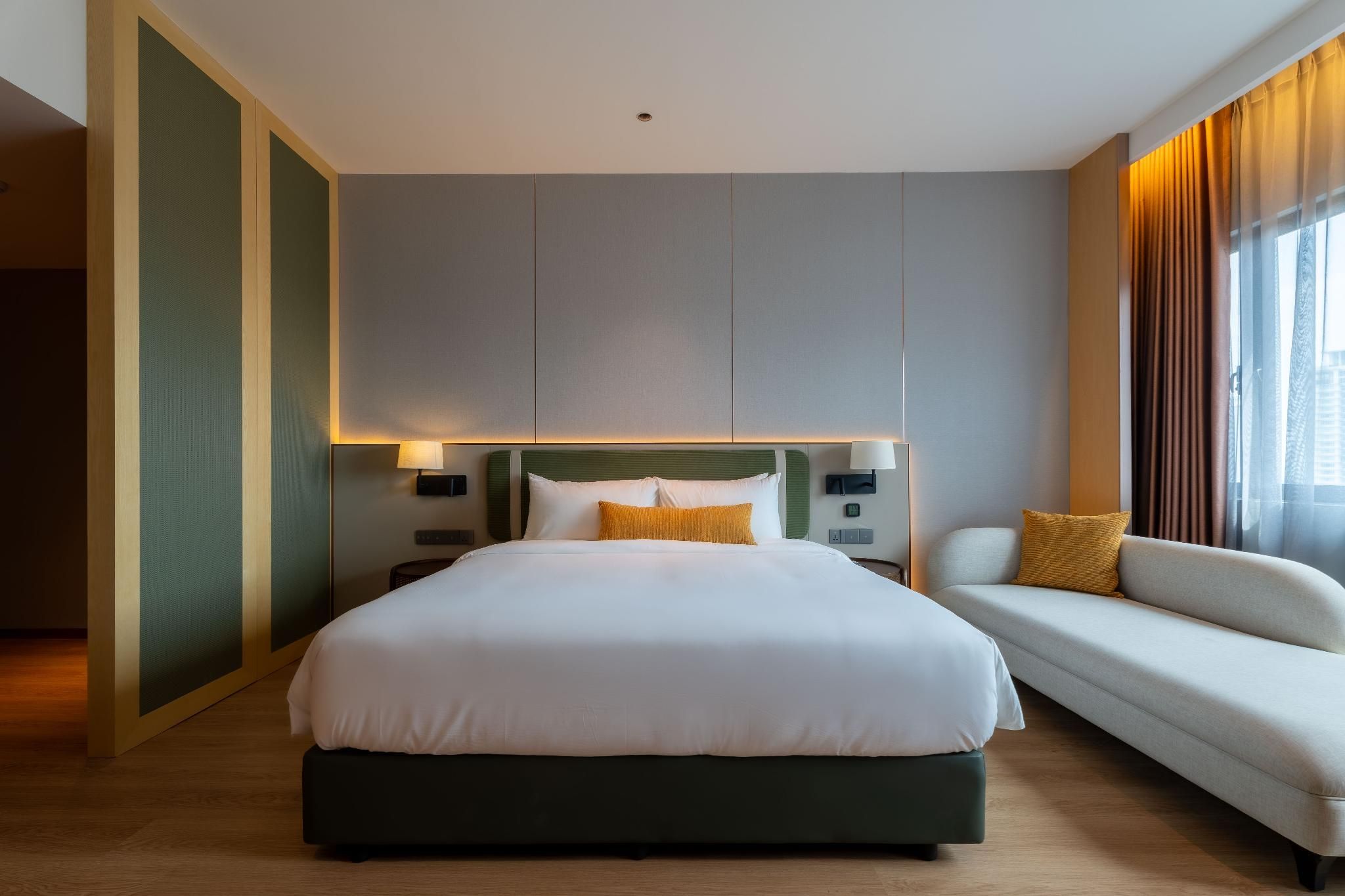 Deluxe King Bed