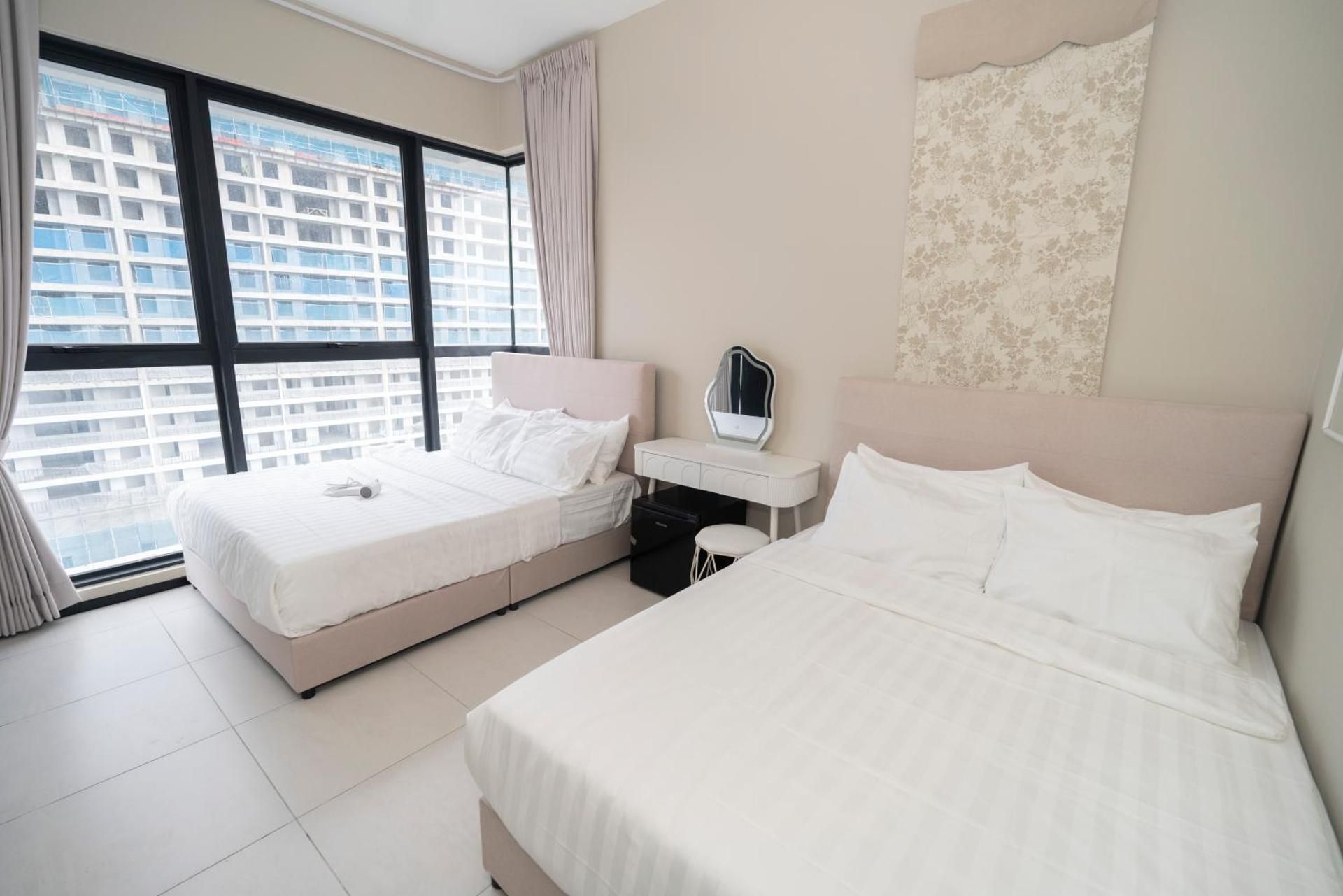 Apartment with City View