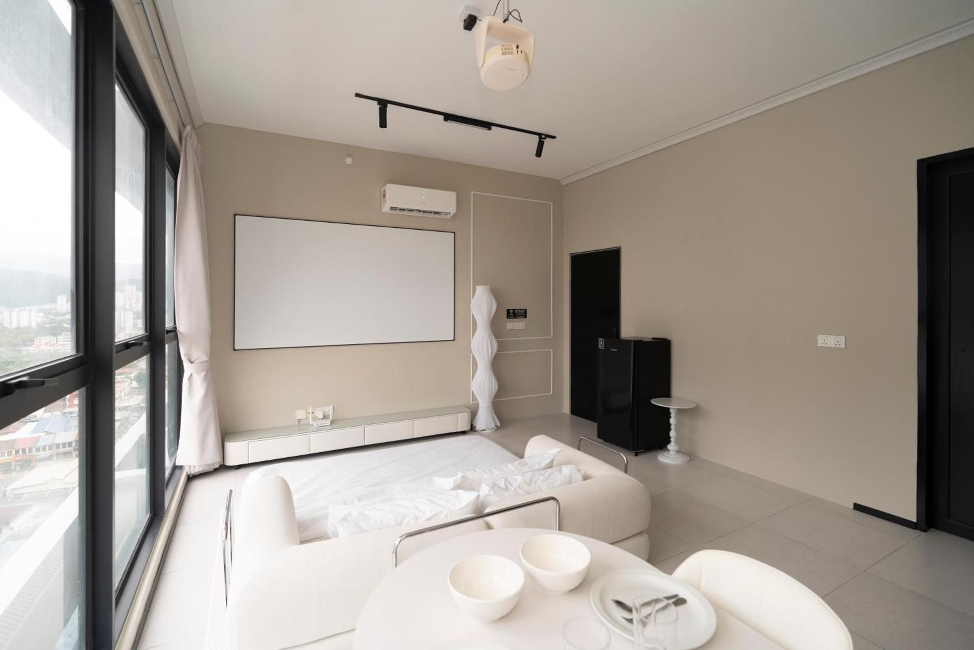 Apartment with City View