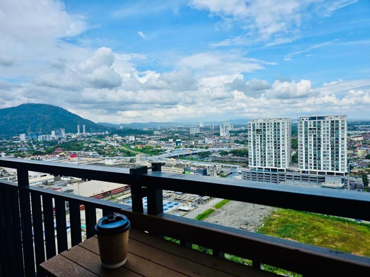 Three-Bedroom Apartment with Balcony